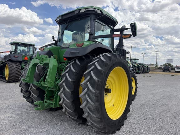 Image of John Deere 8R 310 equipment image 4