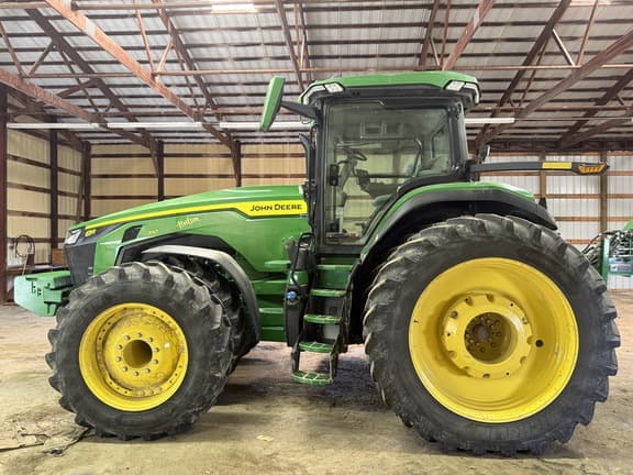 Image of John Deere 8R 310 equipment image 4