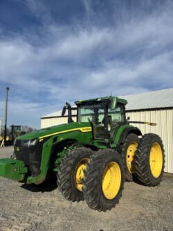 Image of John Deere 8R 310 equipment image 2
