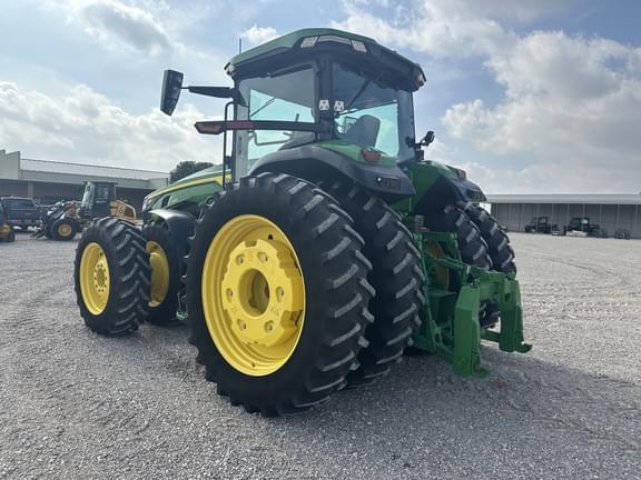 Image of John Deere 8R 340 equipment image 2