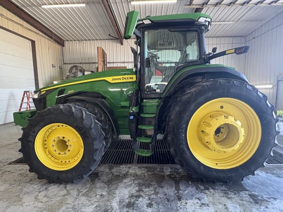 Image of John Deere 8R 340 equipment image 1
