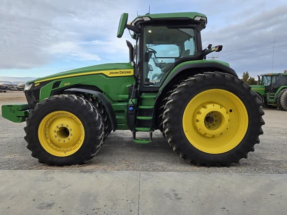 Image of John Deere 8R 340 equipment image 4