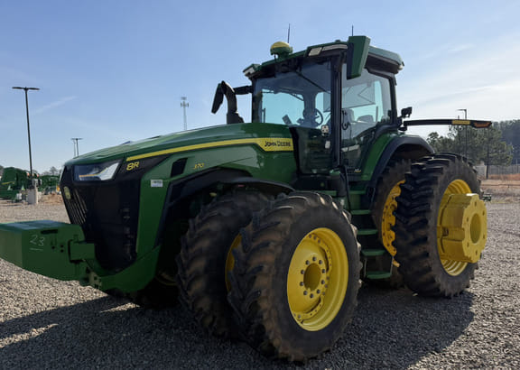 2022 John Deere 8R 370 Equipment Image0