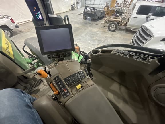Image of John Deere 8R 370 equipment image 1