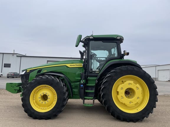 2022 John Deere 8R 370 Equipment Image0
