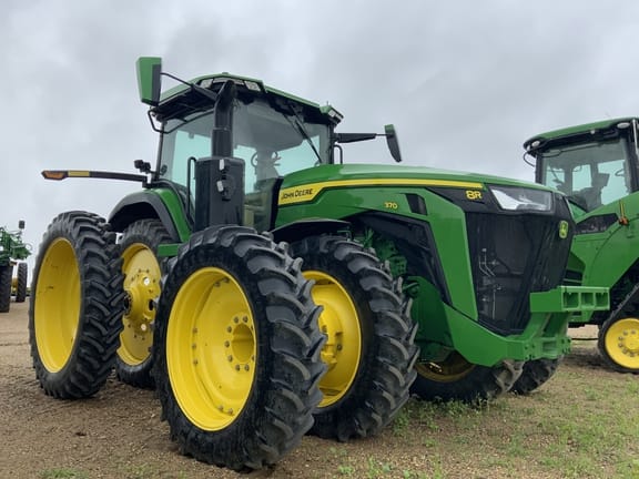 2022 John Deere 8R 370 Equipment Image0