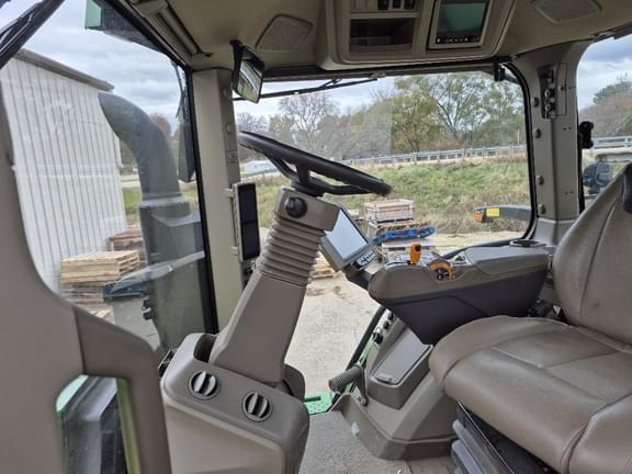 Image of John Deere 8R 370 equipment image 4