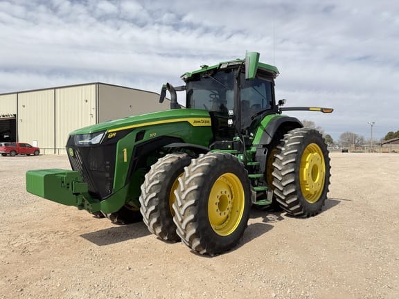 2022 John Deere 8R 370 Equipment Image0