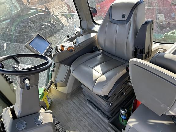 Image of John Deere 8R 370 equipment image 2