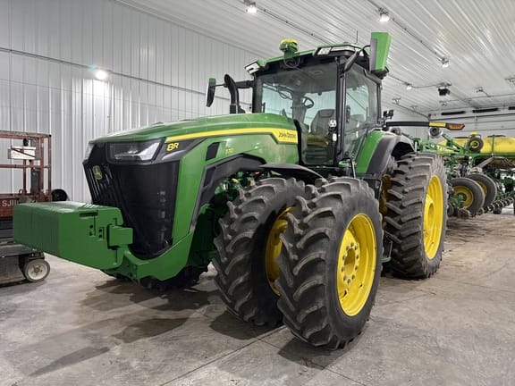 2022 John Deere 8R 370 Equipment Image0