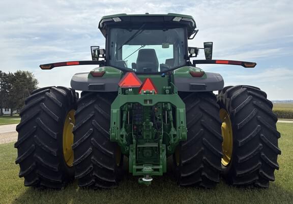 Image of John Deere 8R 370 equipment image 3