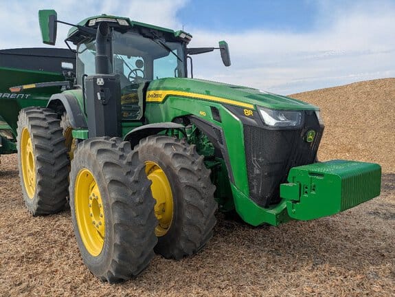2022 John Deere 8R 410 Equipment Image0
