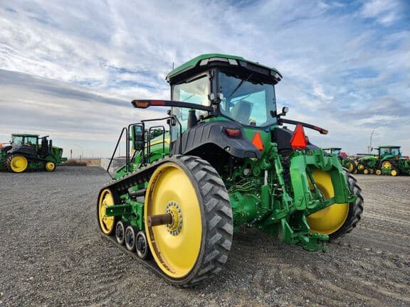 Image of John Deere 8RT 370 equipment image 2