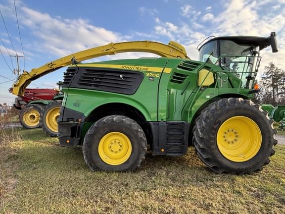 Image of John Deere 9700 equipment image 4