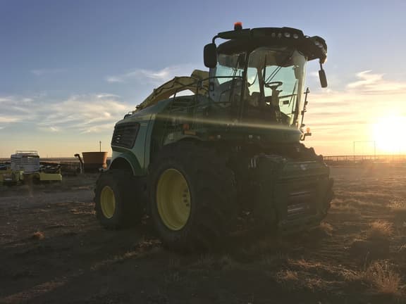 Image of John Deere 9800 equipment image 1