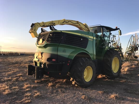 Image of John Deere 9800 equipment image 2