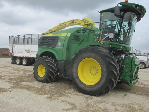 Image of John Deere 9900 Primary image