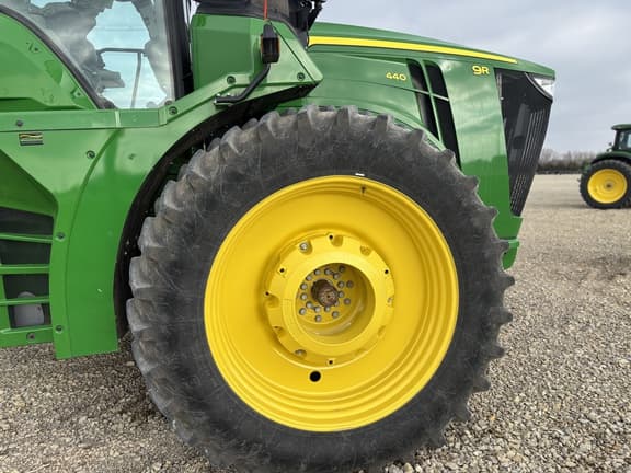 Image of John Deere 9R 440 equipment image 3