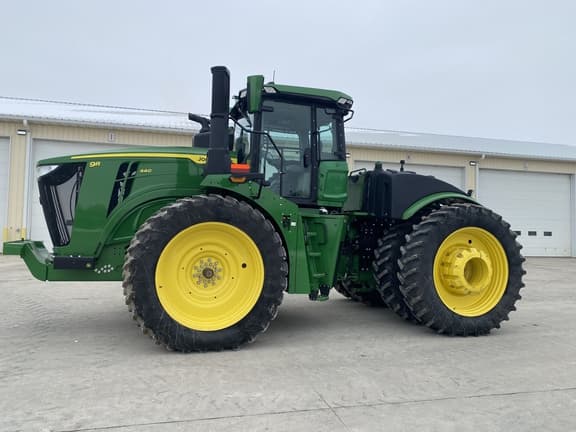 Image of John Deere 9R 440 equipment image 1