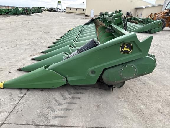 Image of John Deere C12F equipment image 4
