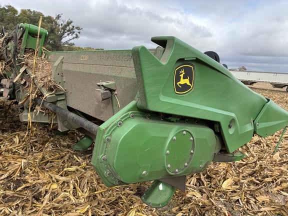 Image of John Deere C12F equipment image 2