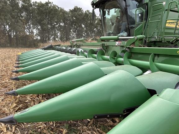 Image of John Deere C12F Primary image