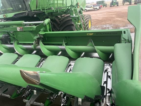 Image of John Deere C12F equipment image 3