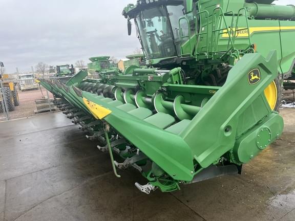 Image of John Deere C12F equipment image 2
