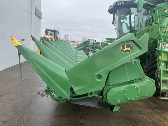 Image of John Deere C12F equipment image 1