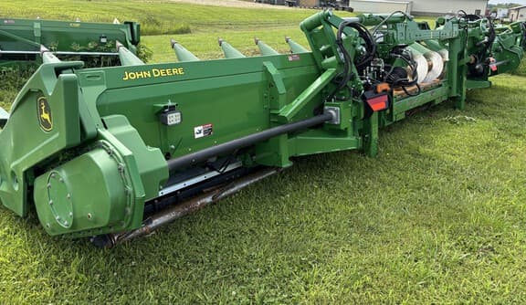 Image of John Deere C12F equipment image 3