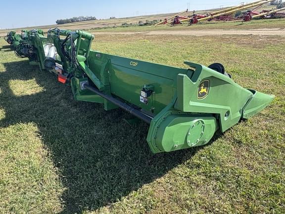 Image of John Deere C12F equipment image 2