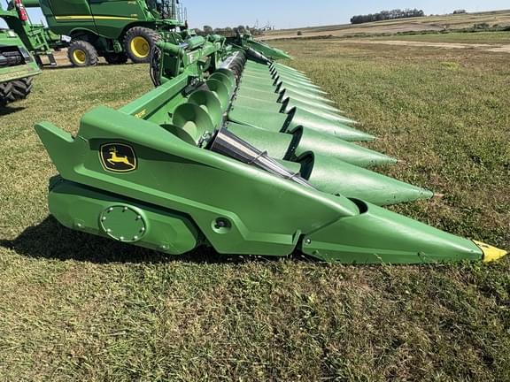 Image of John Deere C12F equipment image 1