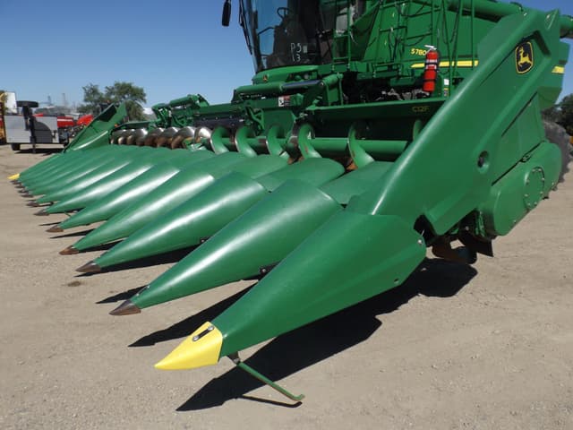 Image of John Deere C12F equipment image 4