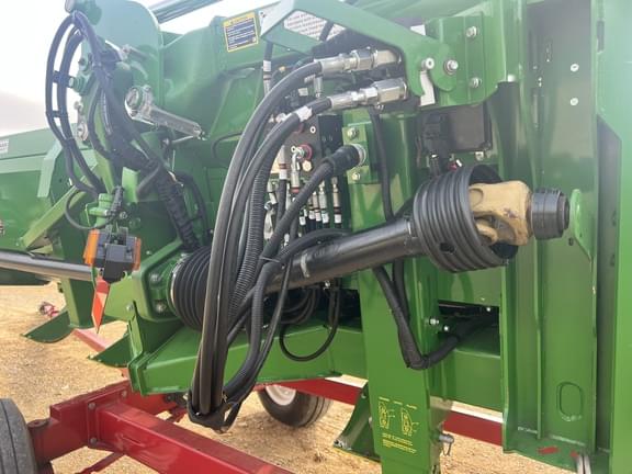 Image of John Deere C12F equipment image 3