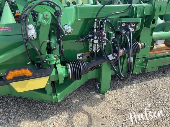 Image of John Deere C12F equipment image 2