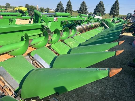 Image of John Deere C12F equipment image 1