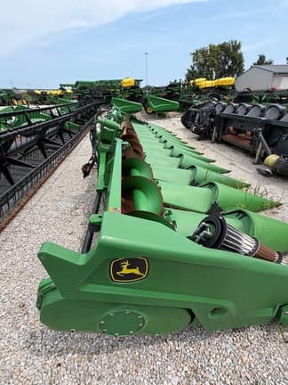 Image of John Deere C12F equipment image 4