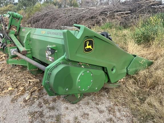 Image of John Deere C12F equipment image 2