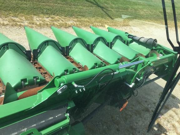 Image of John Deere C12F equipment image 2