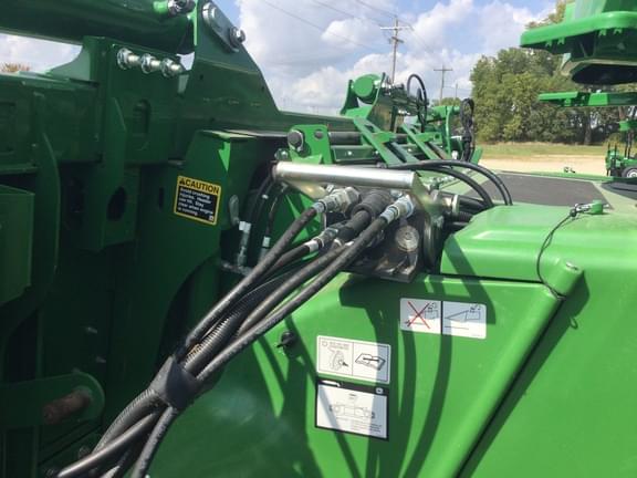 Image of John Deere C12F equipment image 4