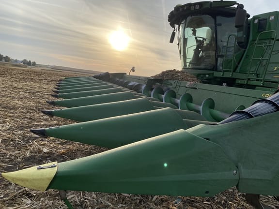 2022 John Deere C12R Equipment Image0