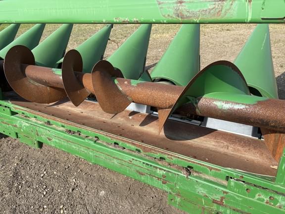 Image of John Deere C16F equipment image 4