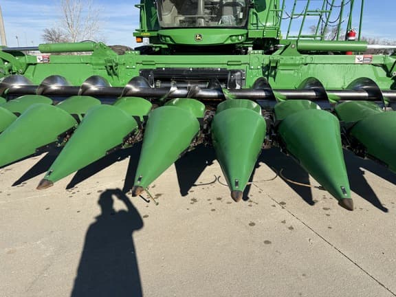 Image of John Deere C16F equipment image 3