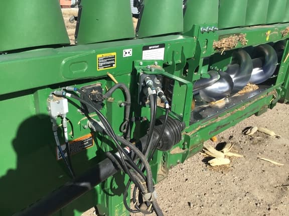 Image of John Deere C16R equipment image 4