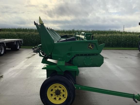 Image of John Deere C18F equipment image 2