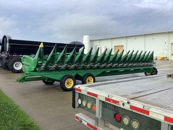 Image of John Deere C18F equipment image 1