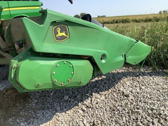 Image of John Deere C18F equipment image 4