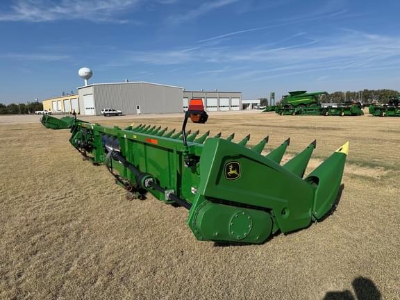 Image of John Deere C18R equipment image 2
