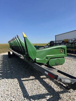 2022 John Deere C18R Equipment Image0