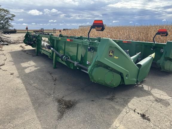 Image of John Deere C18R equipment image 2